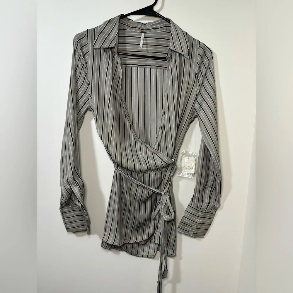 Free People Arlo Wrap Top NWT - Picture 9 of 12